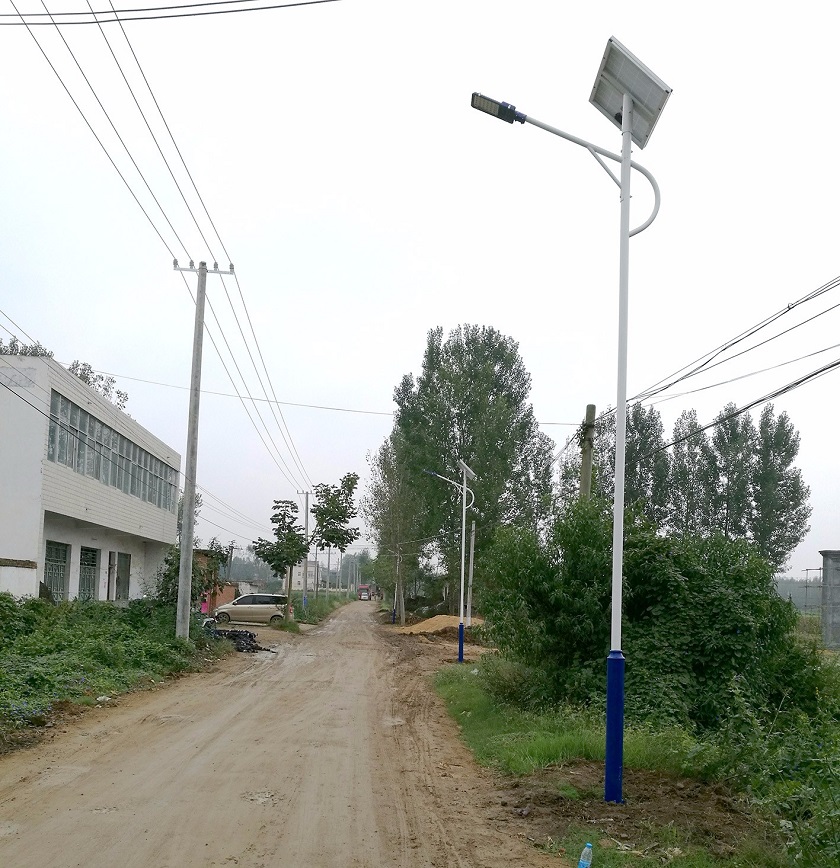 泌阳柏树庄村太阳能路灯安装